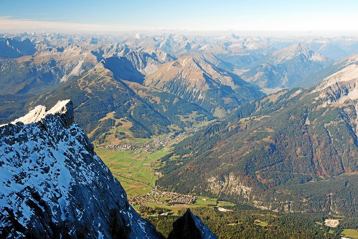 IMGP1679_2.jpg - Blick vom Zugspitzgipfel nach Ehrwald