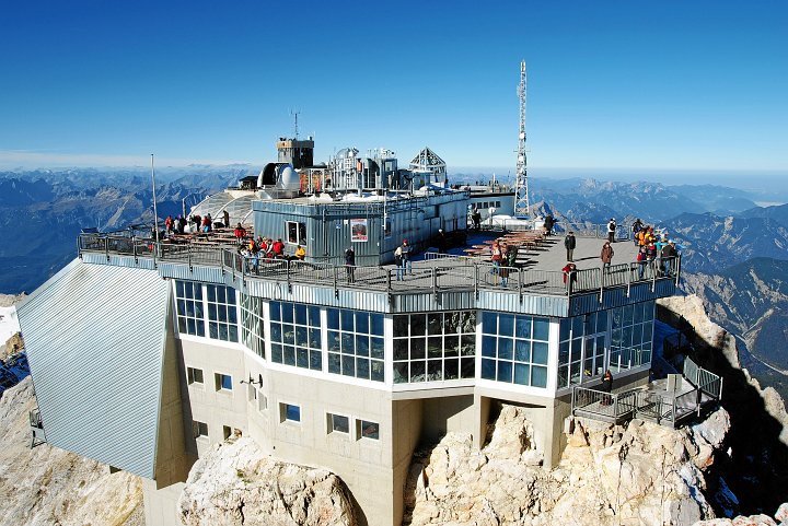 IMGP1687_2.jpg - Seilbahnstation am Gipfel der Zugspitze