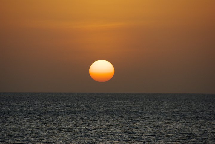 IMGP8579_2.jpg - Sonnenuntergang auf See